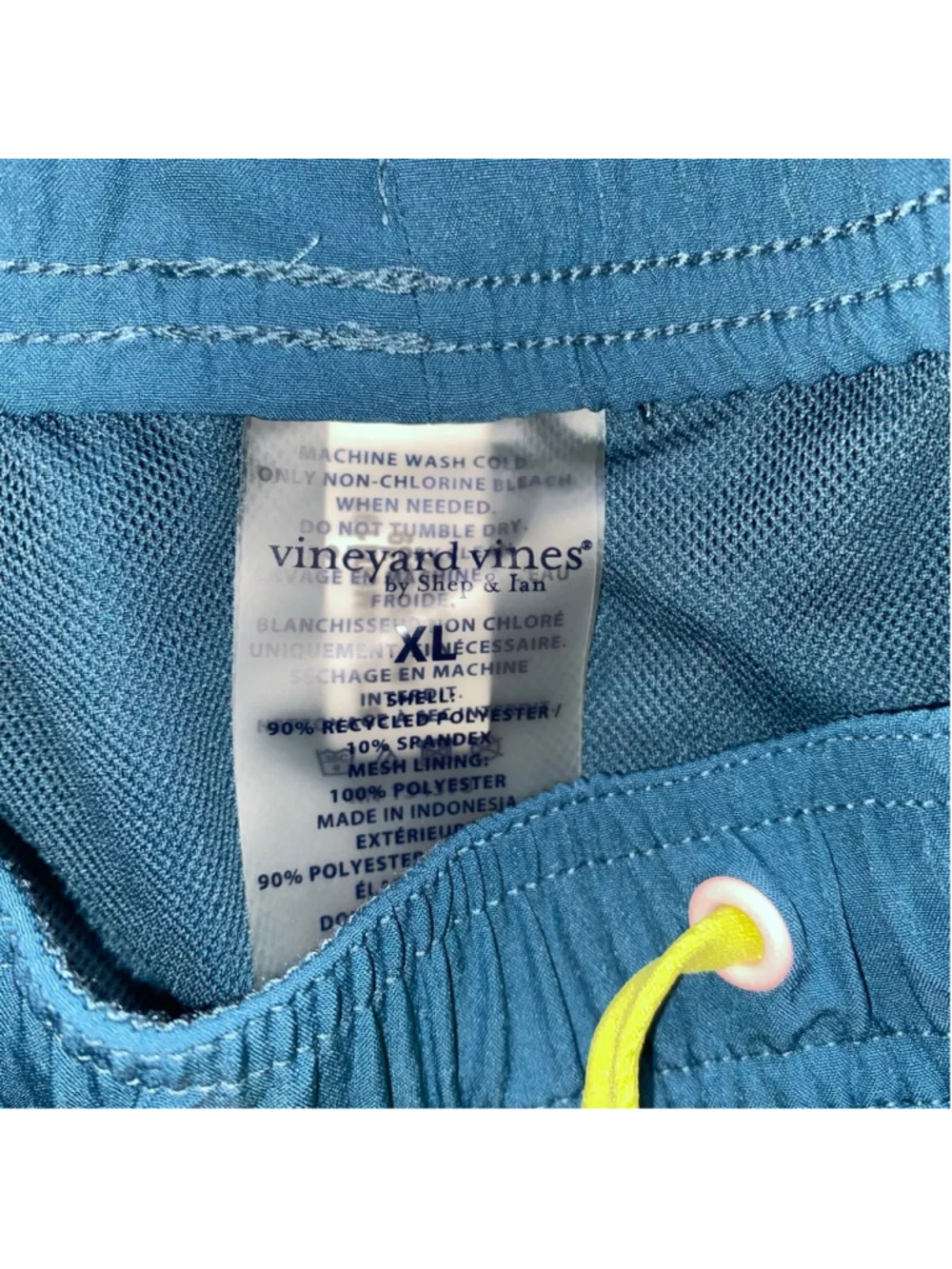 Boy’s Vineyard Vines Teal Blue Tropical Print Mesh Lined Swim Trunks XL
